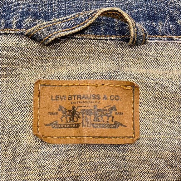 Levi’s Denim Jacket - Picture 3 of 6